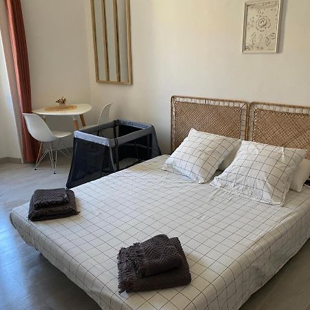 Le Studio En Provence Saint Didier  Bagian luar foto