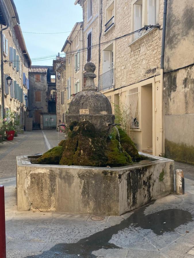 Le Studio En Provence Saint Didier  Bagian luar foto